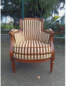 FAUTEUIL STYLE LOUIS XVI...