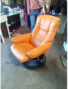 FAUTEUIL RELAX CUIR ORANGE...