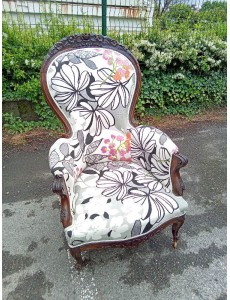 FAUTEUIL STYLE LOUIS XVI...