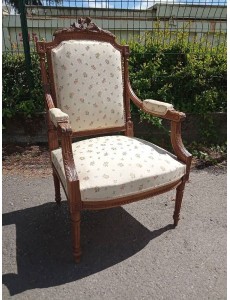 FAUTEUIL STYLE LOUIS XVI