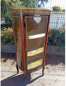 VITRINE ANCIENNE 1P DESSUS...