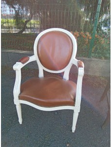 FAUTEUIL STYLE LOUIS XVI...
