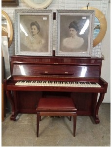 PIANO BERNSTEIN + TABOURET...