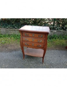 TABLE DE NUIT STYLE LOUIS...