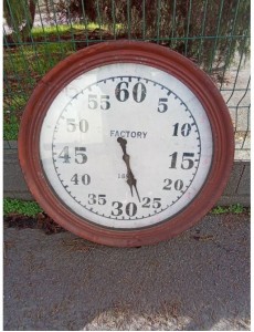 PENDULE GM STYLE INDUSTRIEL