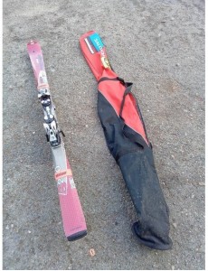 PAIRE DE SKI + BÂTON FISHER 